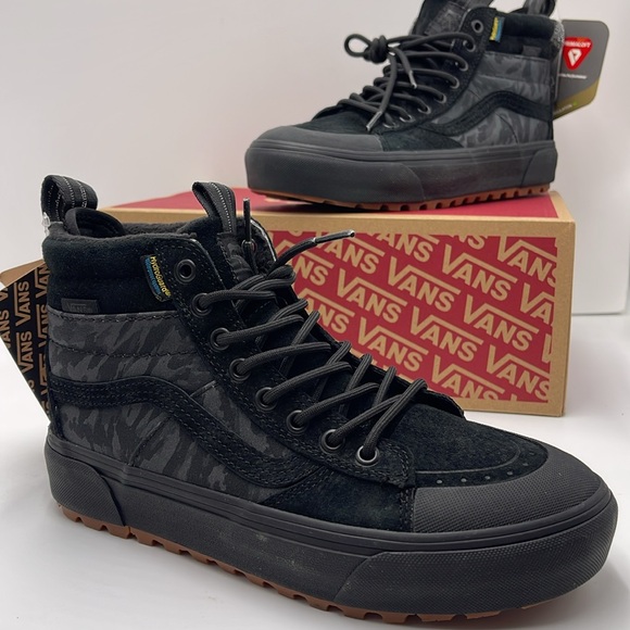 Vans WMNS Sk8-Hi Mte-2 Camo Mono Black
VN0A5HZZJKY
Boots Winter Sneakers - Picture 15 of 16